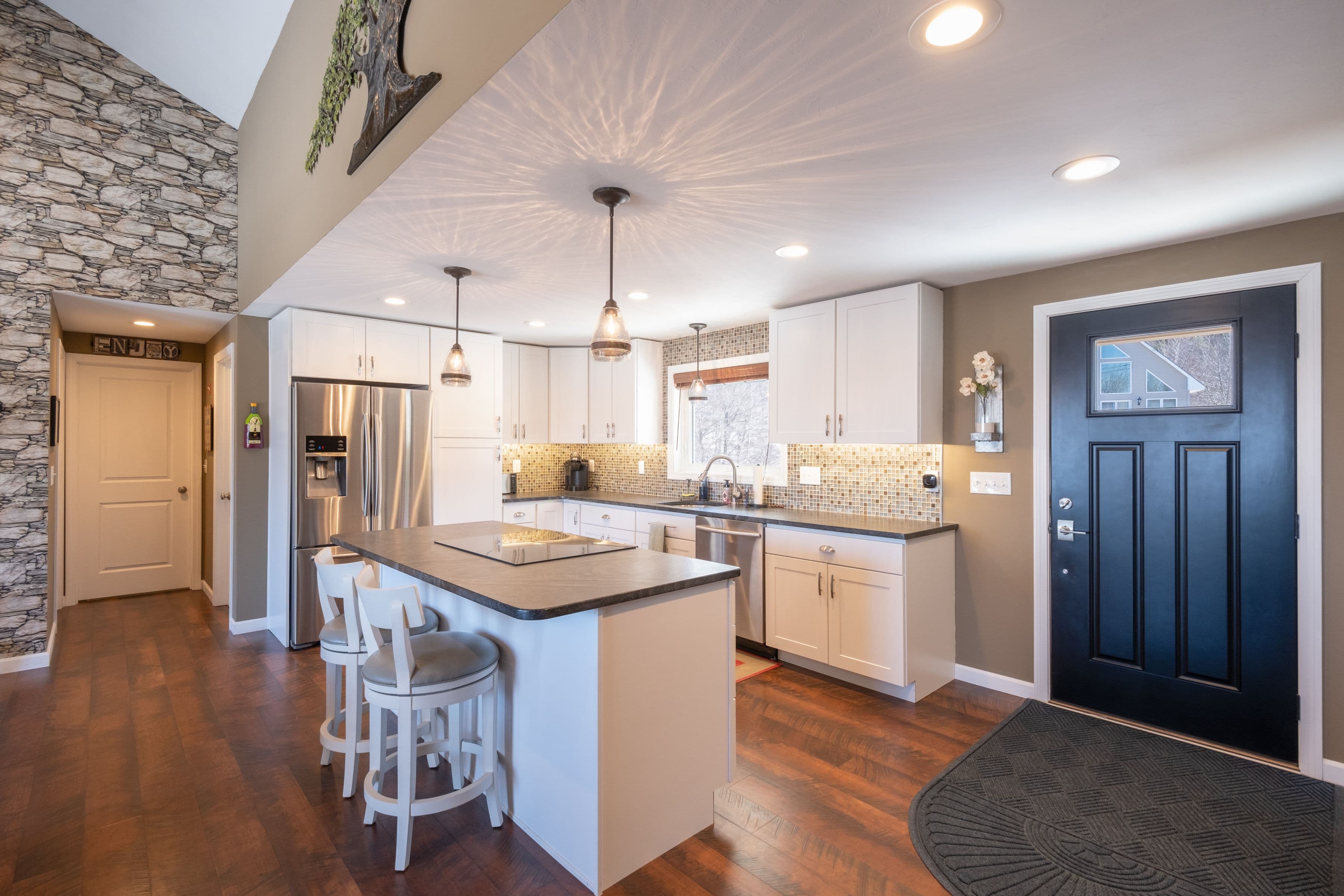 Contemporary kitchen cabinet and island design